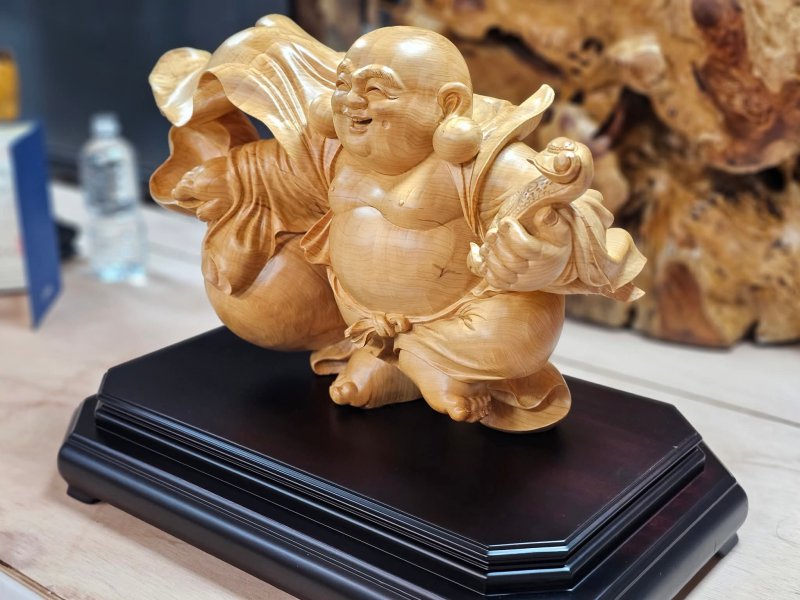 彌勒笑納百財